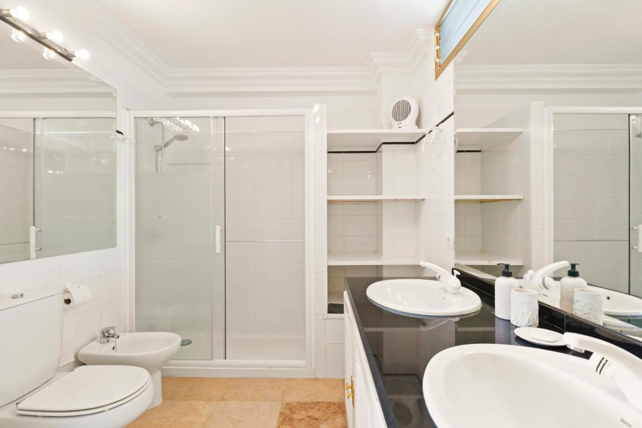 Spacious With Large Terrace,5 Min Apartment *
